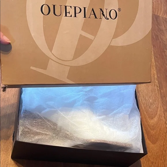 New White Western-Style Women's Boots - Picture 16 of 16